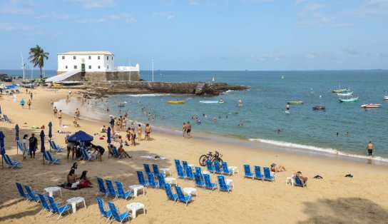 Adolescente é apreendido e mulher é presa por tráfico de drogas no Porto da Barra