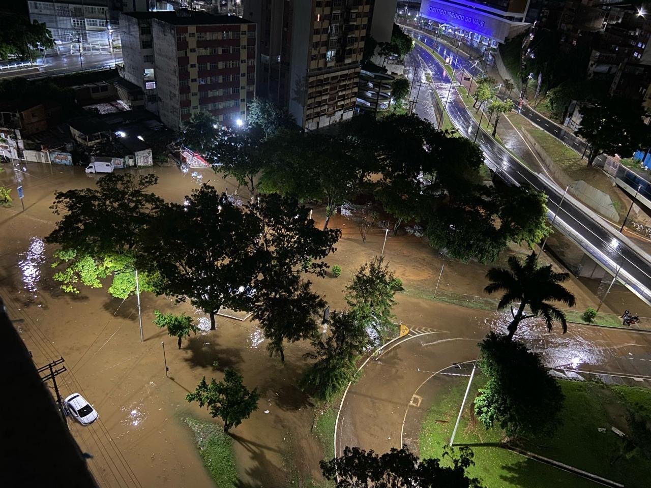 Previsão do tempo indica continuidade de chuvas intensas em Salvador