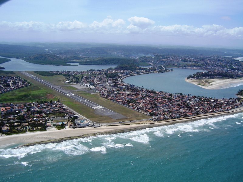 Devido ao mau tempo na Bahia, avião arremete em Ilhéus; veja vídeo