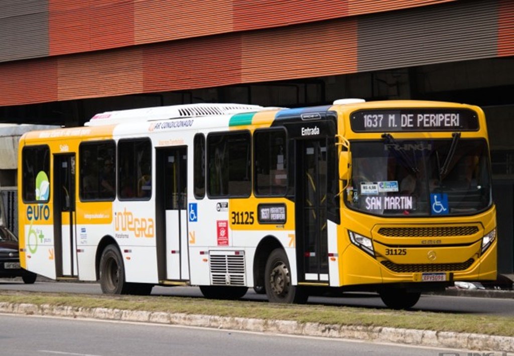 Deslizamentos de terra alteram percurso de ônibus na Estrada Velha de Periperi