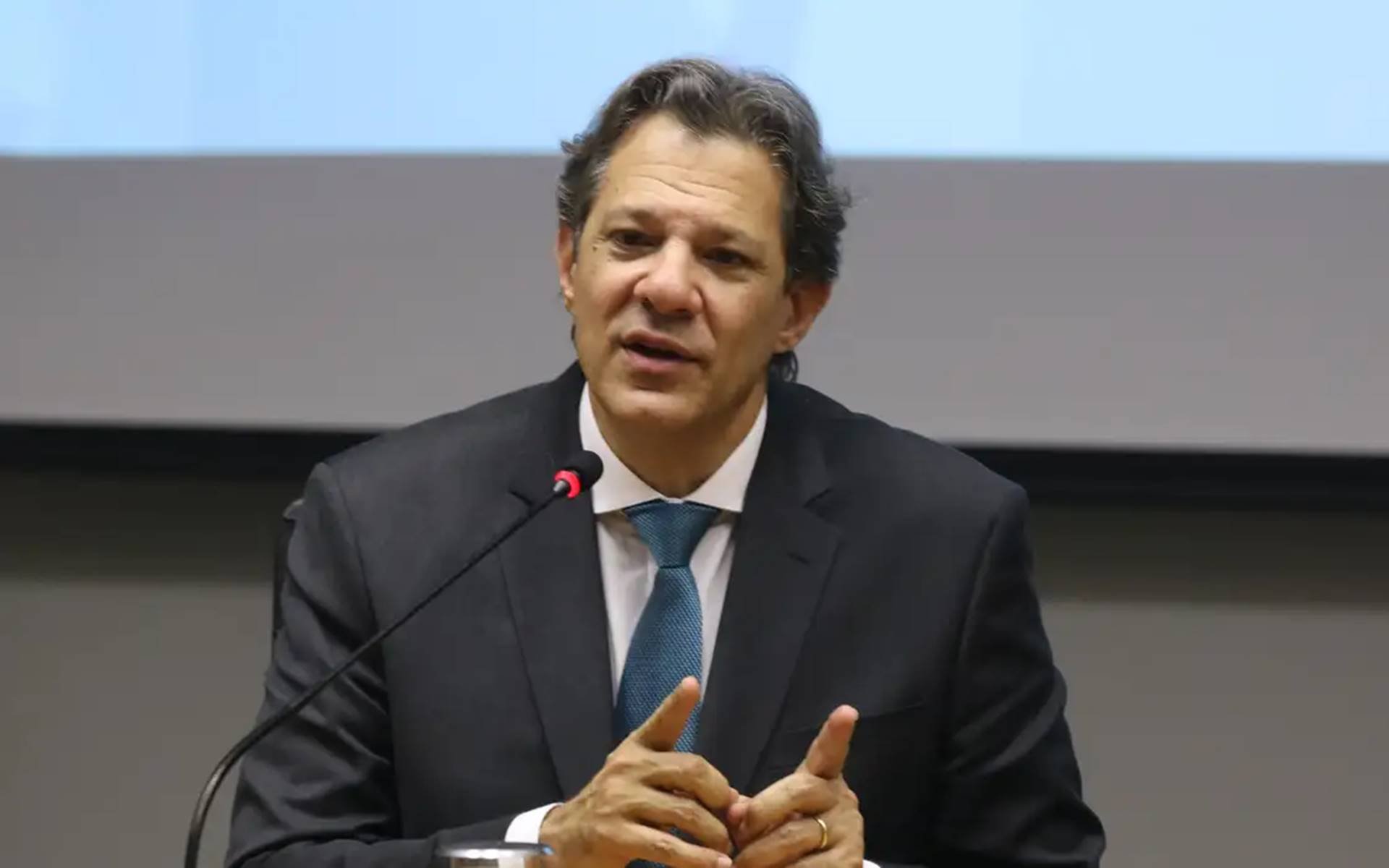 Haddad vai anunciar isenção do IR para quem ganha até R$ 5 mil