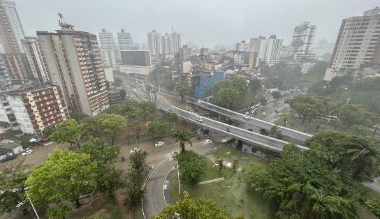 Chuvas intensas em Salvador geram embate político entre deputados