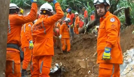 Área confinada e de difícil acesso dificulta resgate de último desaparecido em tragédia de Saramandaia