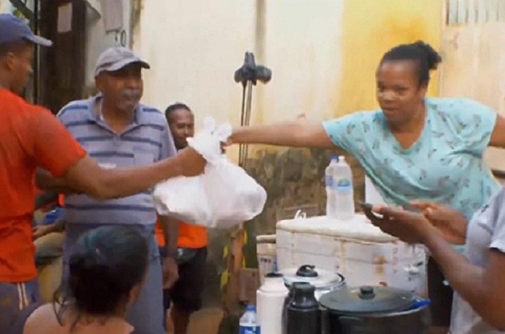 Corrente de Solidariedade: rede de apoio dá suporte a equipes de resgate em Saramandaia