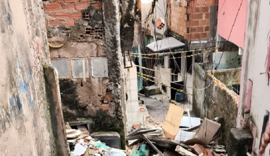 Maqrquise de imóvel desaba no bairro de Brotas em Salvador