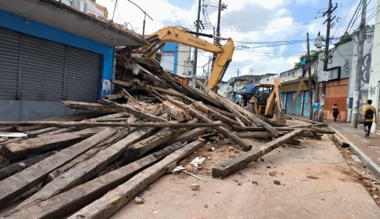 Trabalhadores fazem longas caminhadas e reclamam da interdição de via na Baixa dos Sapateiros