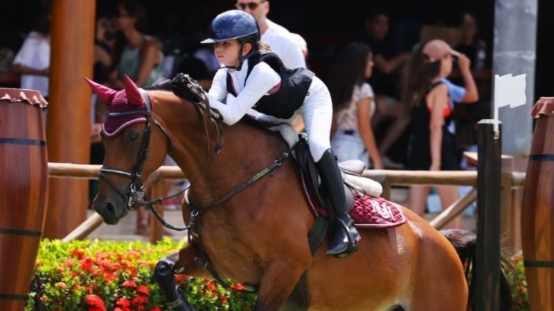 Atleta baiana de 9 anos é campeã do Circuito Norte/Nordeste de hipismo