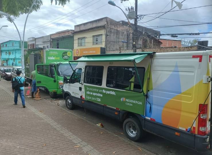 Moradores de dez bairros podem trocar resíduos por descontos na conta de luz