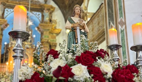 Fé e devoção movimentam o Pelourinho em dia de homenagens a Santa Bárbara