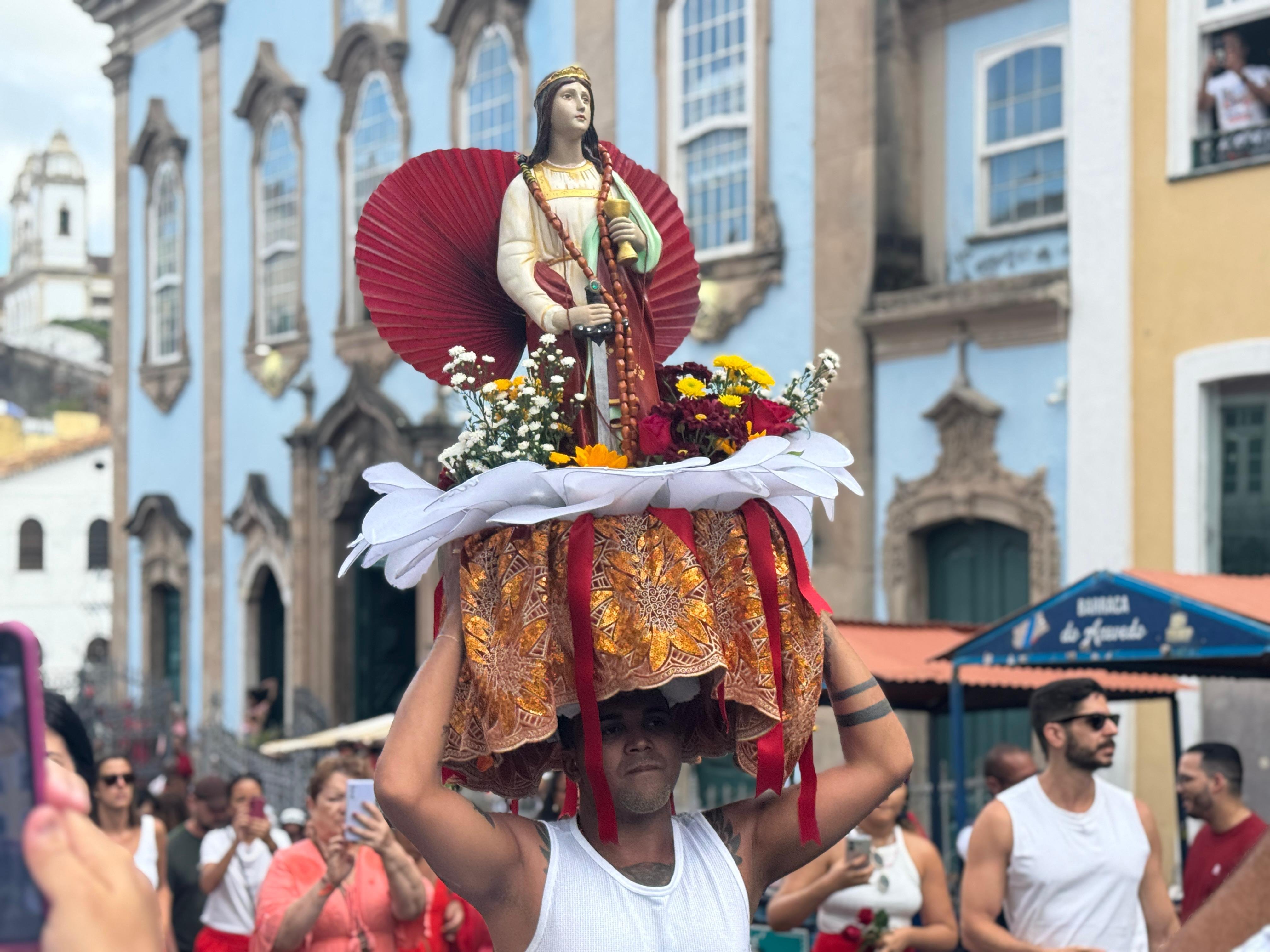 Promessa cumprida: devotos celebram conquistas na Festa de Santa Bárbara