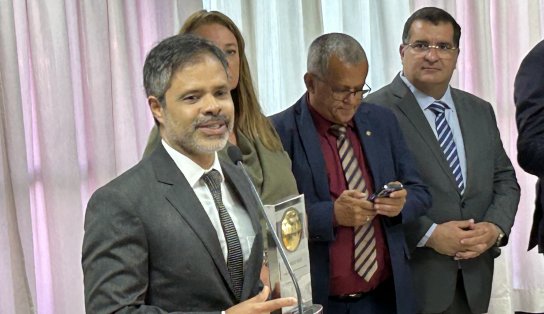 Pablo Reis, da TV Aratu, é destaque no Troféu Imprensa 2024 da ALBA