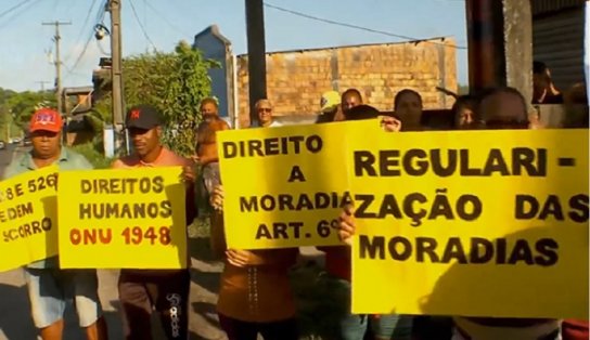 Famílias temem perder moradias e fazem manifestação na Estrada do Derba