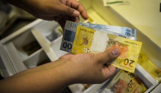 Salário mínimo pode chegar a R$ 1.528 em 2025; entenda cálculo