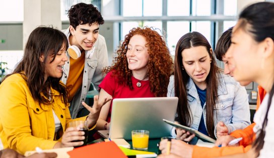 Estágio: estudantes universitários podem concorrer a 9.762 vagas