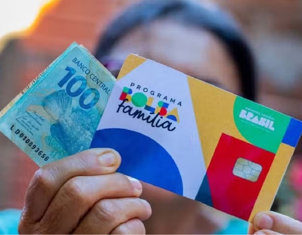 Bolsa Família é pago para beneficiários com NIS de final 3 nesta quinta-feira