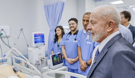 Lula deve ter alta semana que vem, diz médico