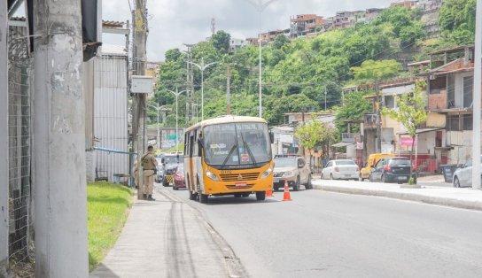 Polícia realiza operação contra roubo a ônibus em Salvador 