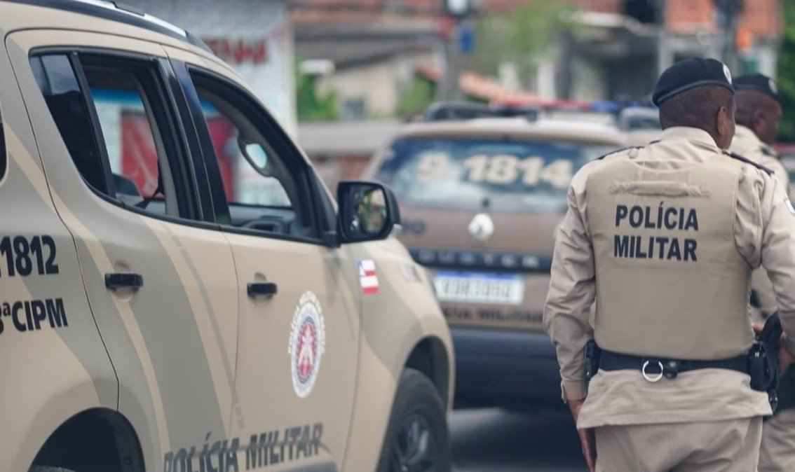 Corpo de homem morto a tiros é encontrado em escadaria de Itacaranha 