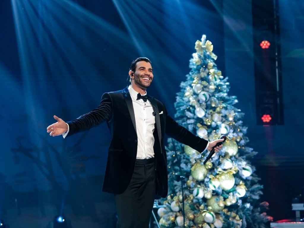 'Natal do Embaixador': Gusttavo Lima emociona com grandes sucessos no SBT