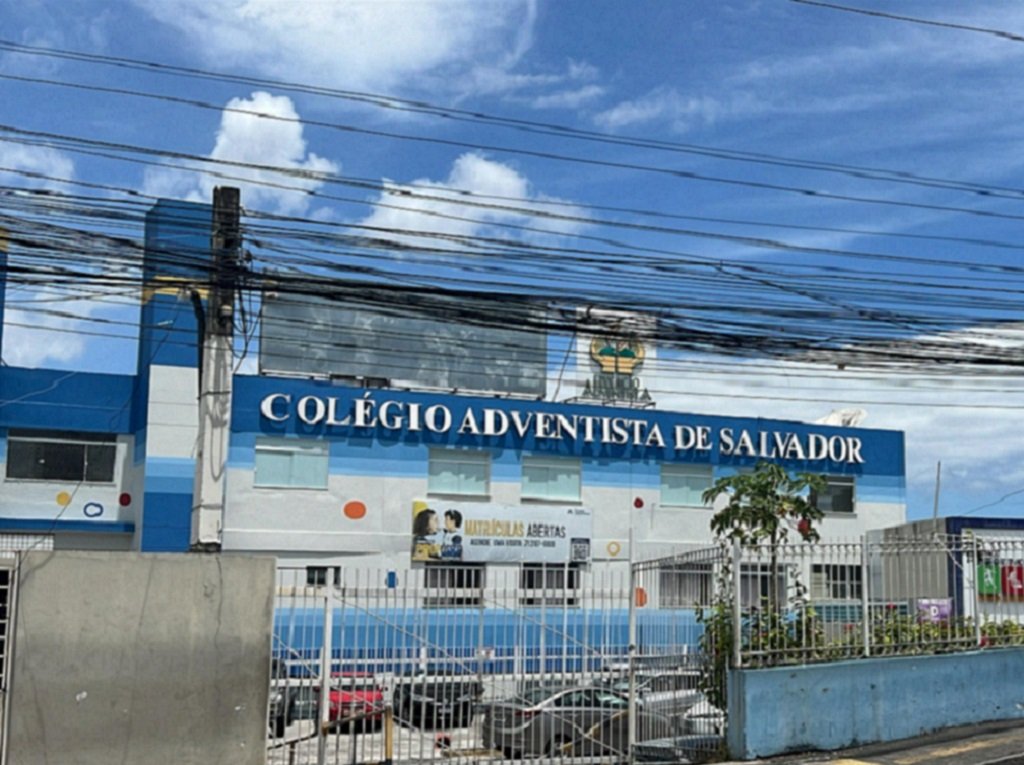 Estudante de 17 anos é ferido com golpe de tesoura por colega em escola de Salvador