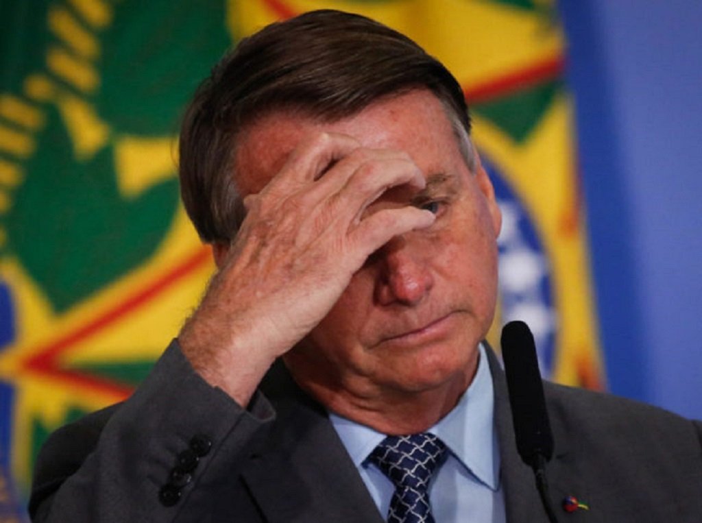 Datafolha aponta que 52% dos brasileiros acham que Bolsonaro tentou dar golpe