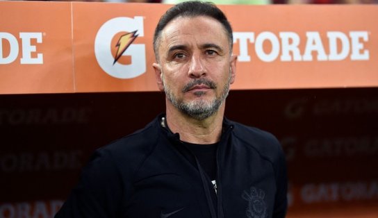 Vitor Pereira é anunciado em clube inglês e torcedores brasileiros fazem piada