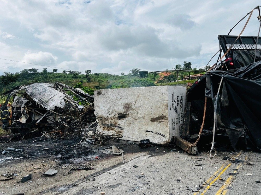 Ônibus que sofreu acidente com 38 mortos em MG faria parada em Vitória da Conquista