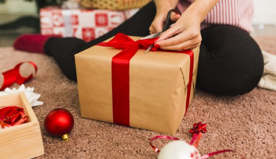 Confira dicas para economizar nas compras dos presentes de Natal