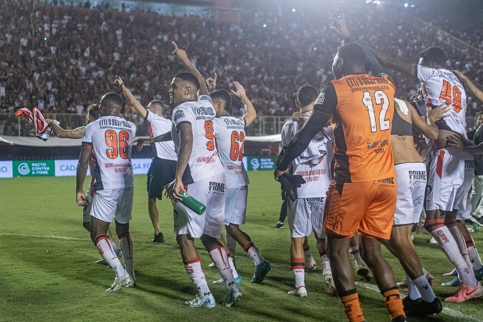 Vitória tem ano de retomada, com título baiano e arrancada histórica na Série A