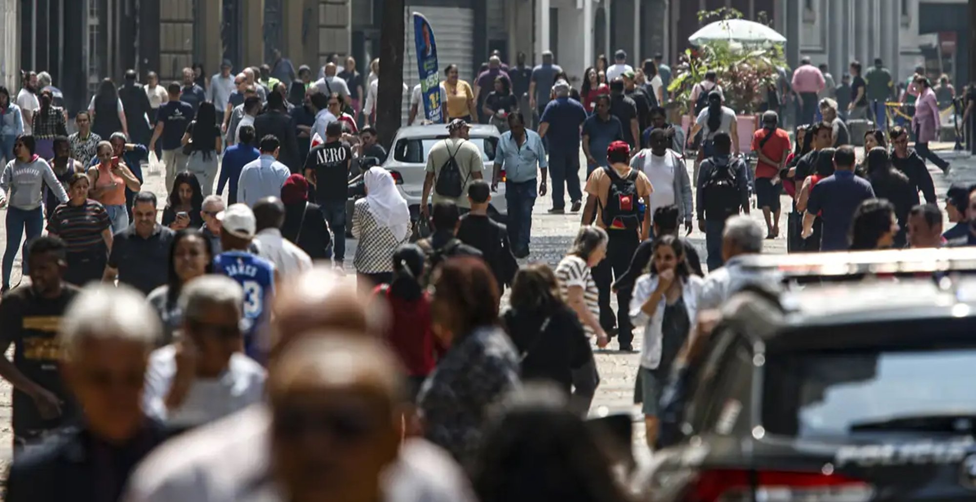 Desemprego recua a 6,1% e atinge menor da série histórica