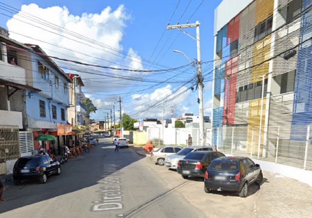 Homem morre e outro fica ferido após serem baleados dentro de carro na Vila Canária