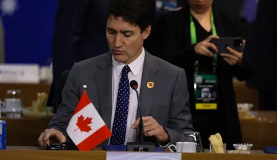 Primeiro-ministro do Canadá renuncia ao cargo após queda de popularidade