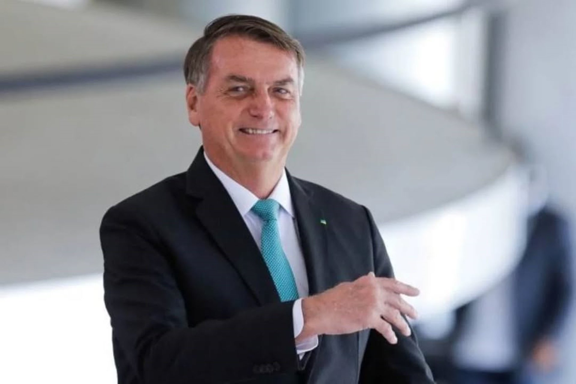 Bolsonaro critica Lei Rouanet após vitória de Fernanda Torres no Globo de Ouro