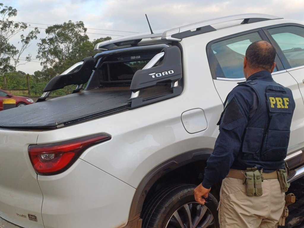 Caminhonete com placas clonadas é recuperada um dia após o roubo