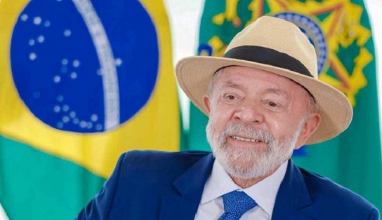 Lula diz que amantes são mais amadas que esposas ao discursar sobre democracia