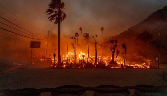 Incêndio em Los Angeles muda de direção e provoca novas evacuações