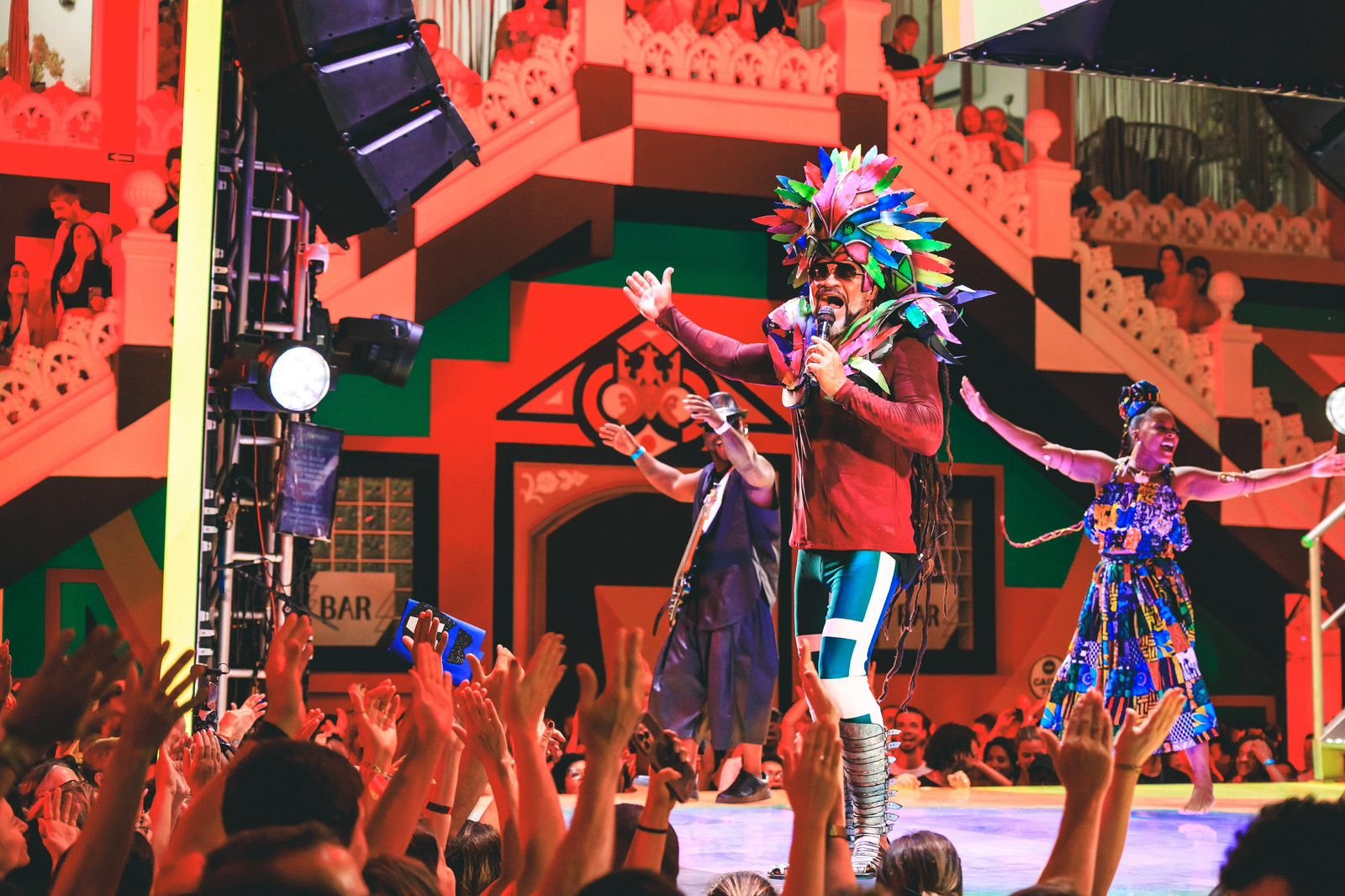 Carlinhos Brown vai desfilar com a Timbalada no Carnaval 2025