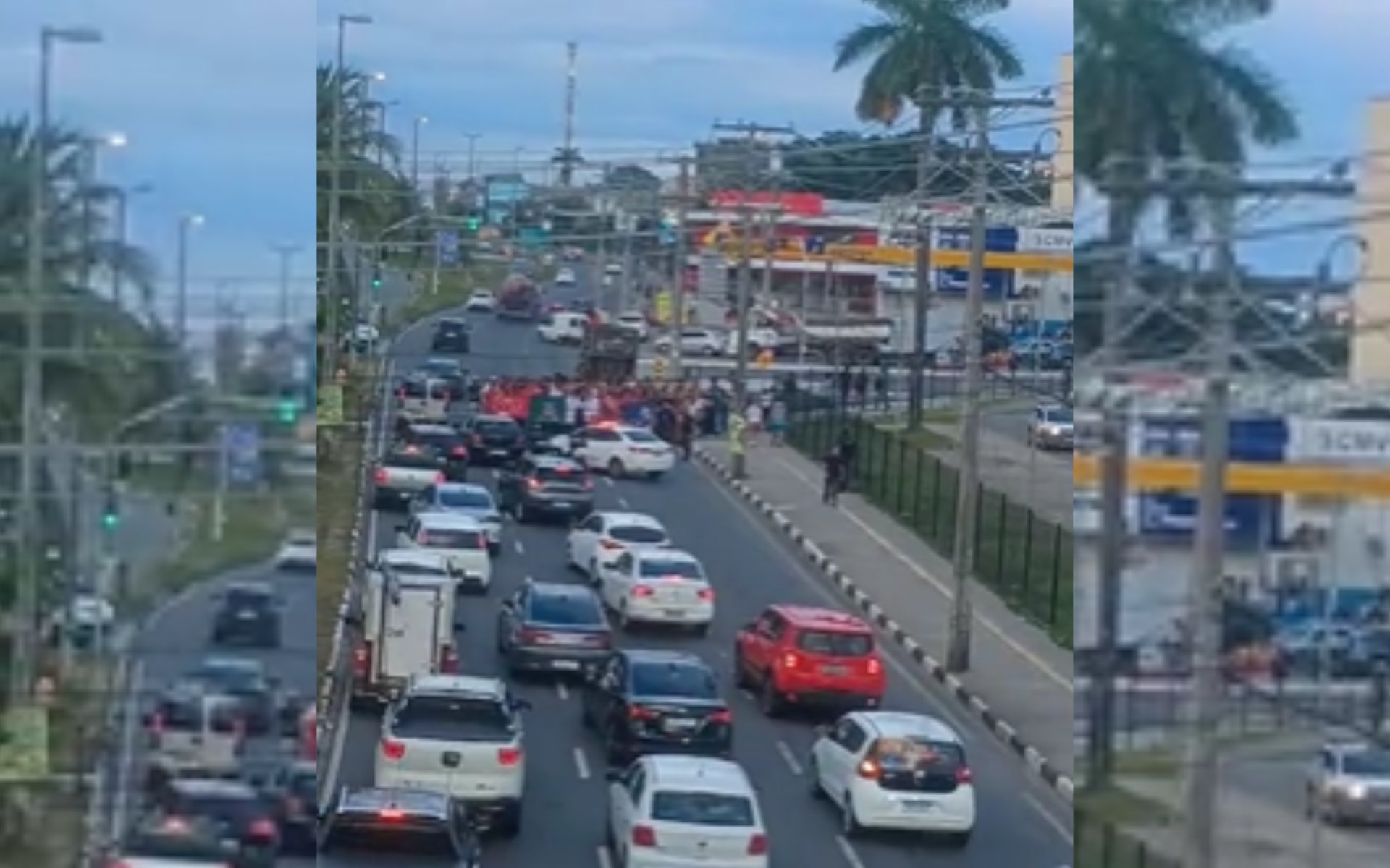 Servidores de Lauro de Freitas protestam contra salários atrasados