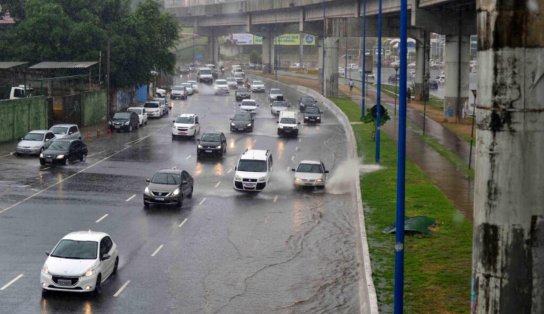 Codesal alerta para chuvas fortes com raios em Salvador nesta terça-feira