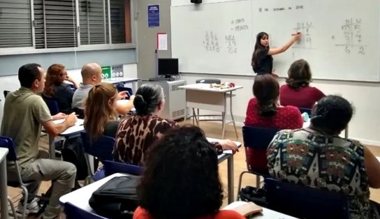 Programa de alfabetização e letramento de adultos abre inscrições em Salvador