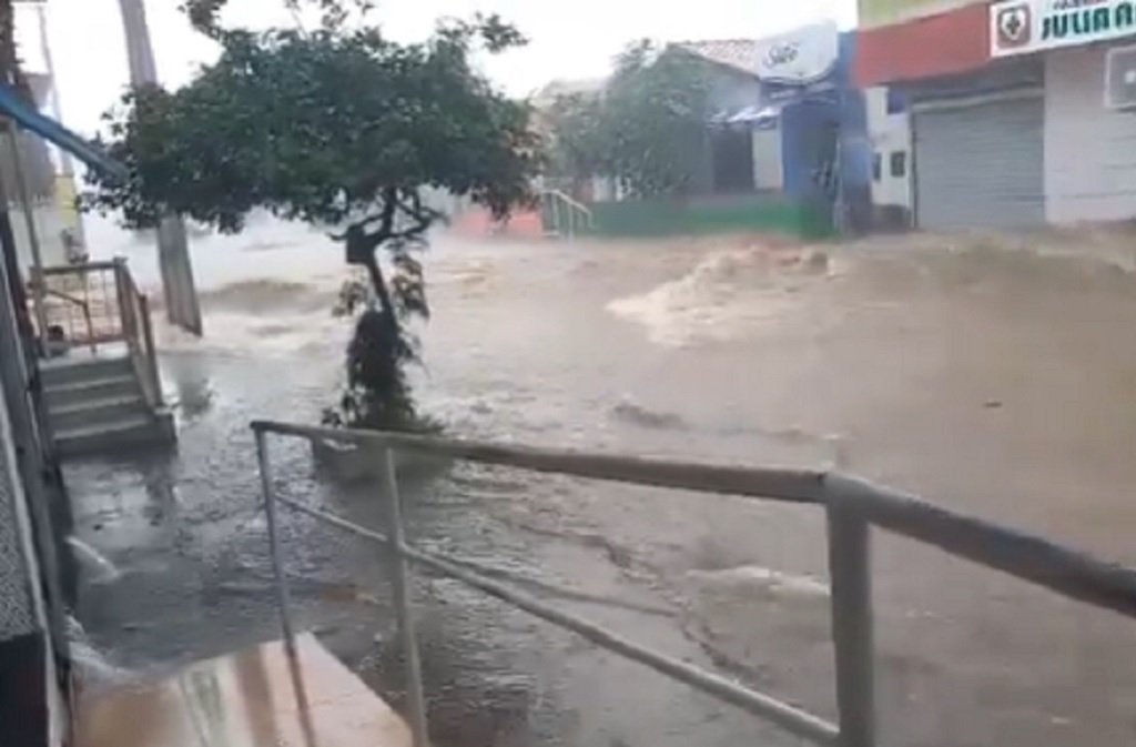 Temporal de 30 minutos deixa município de Itambé em Situação de Emergência