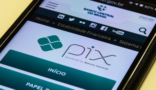 Após onda de fake news, transferências via Pix caem quase R$ 170 milhões