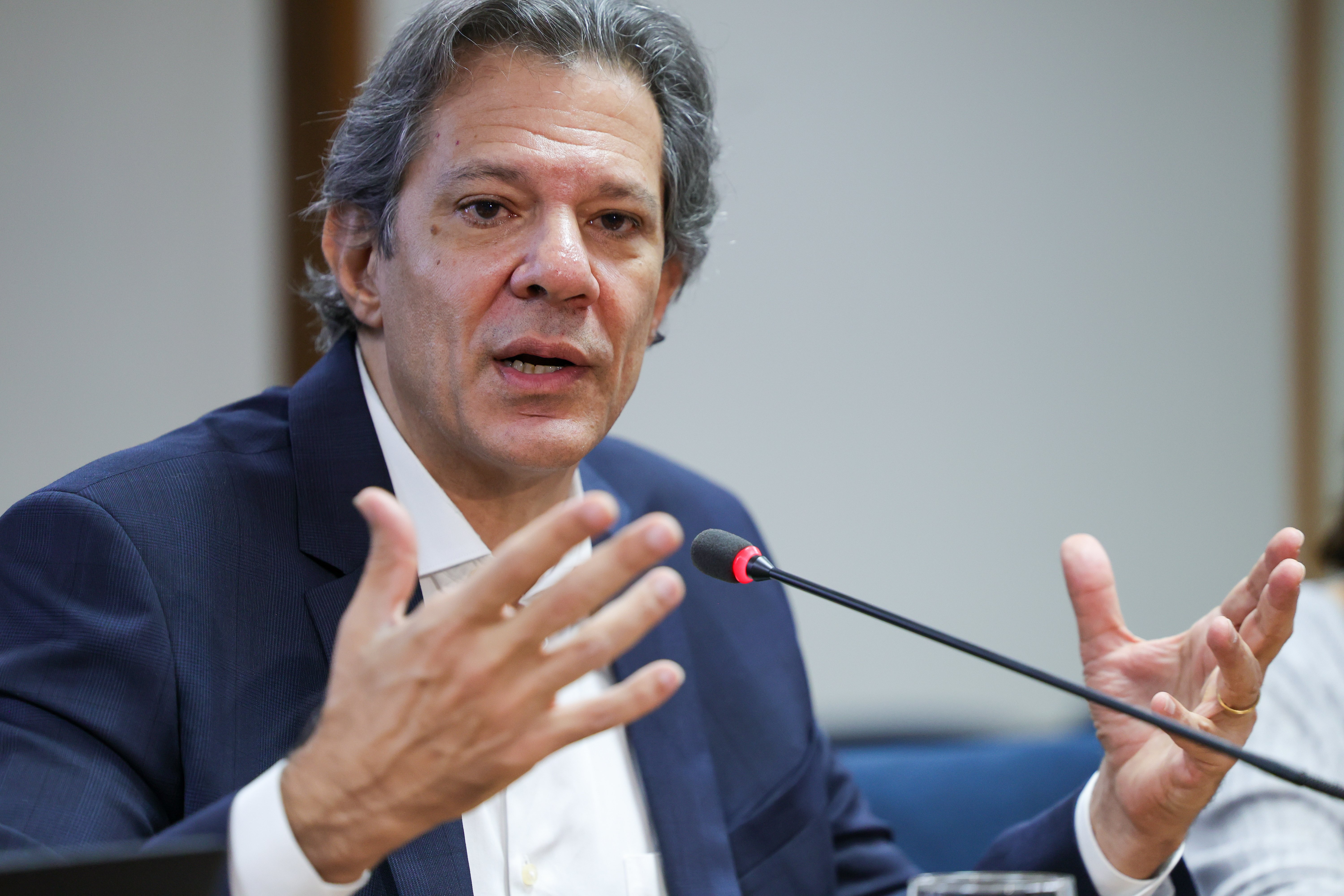 Haddad diz que governo discute 'providências criminais' contra fake news sobre taxação do Pix