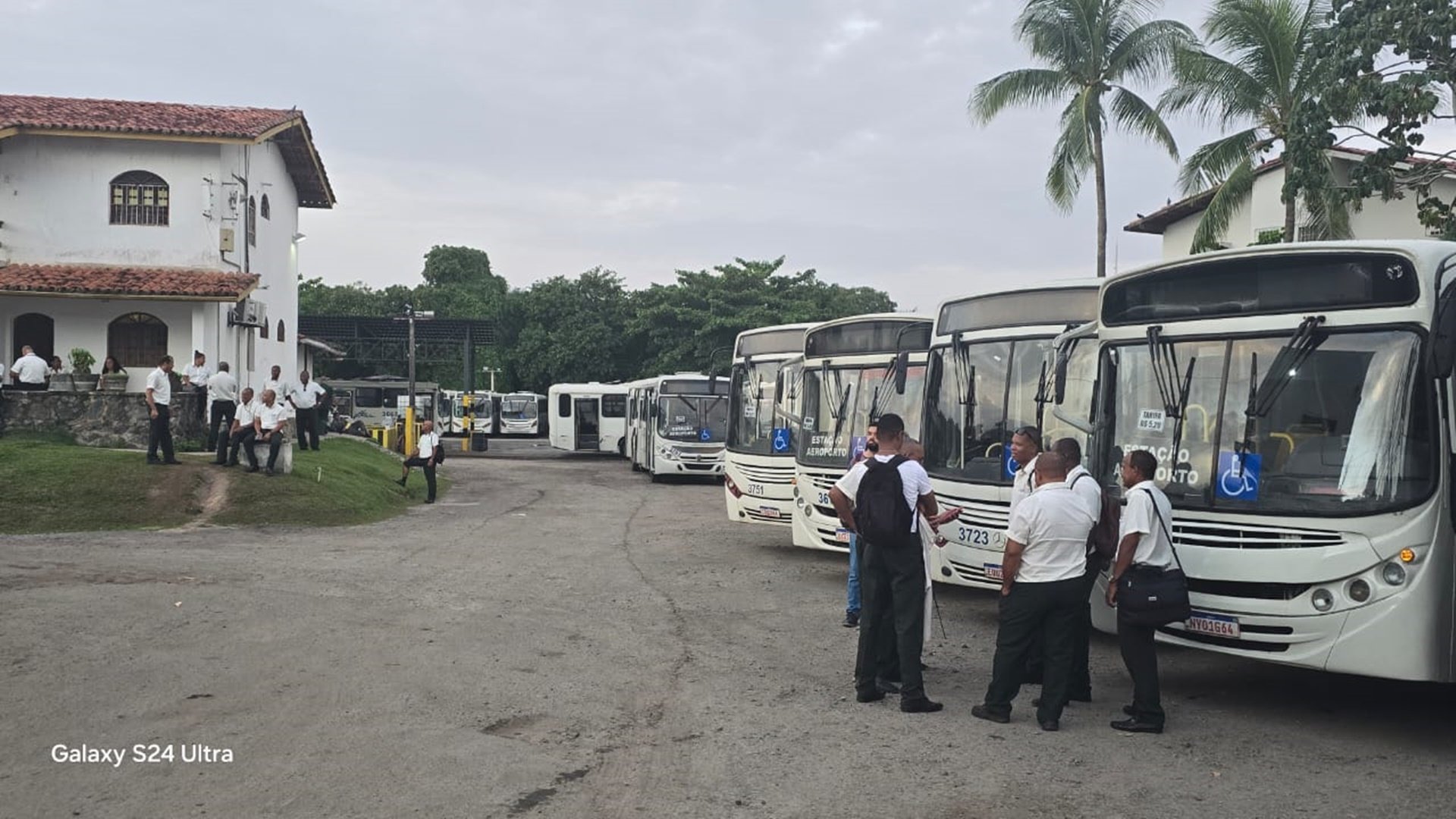 Região Metropolitana de Salvador amanhece sem ônibus nesta quinta-feira 