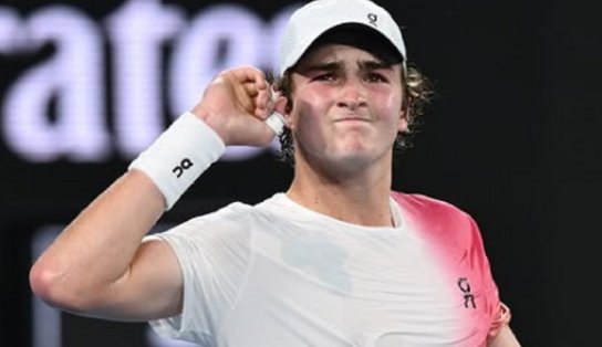 João Fonseca cai diante de italiano em 5 sets no Australian Open