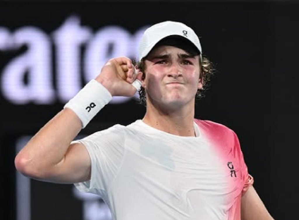 João Fonseca cai diante de italiano em 5 sets no Australian Open