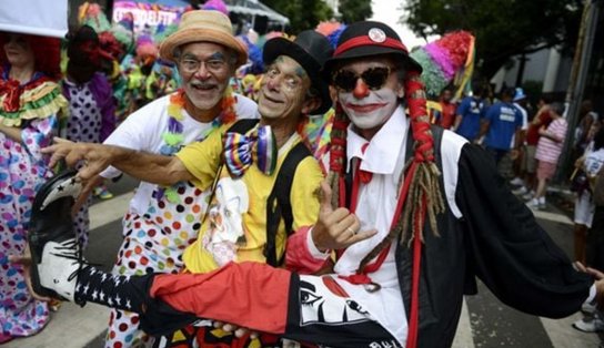 Festejando 15 anos, 'Palhaços do Rio Vermelho' divulga data de desfile