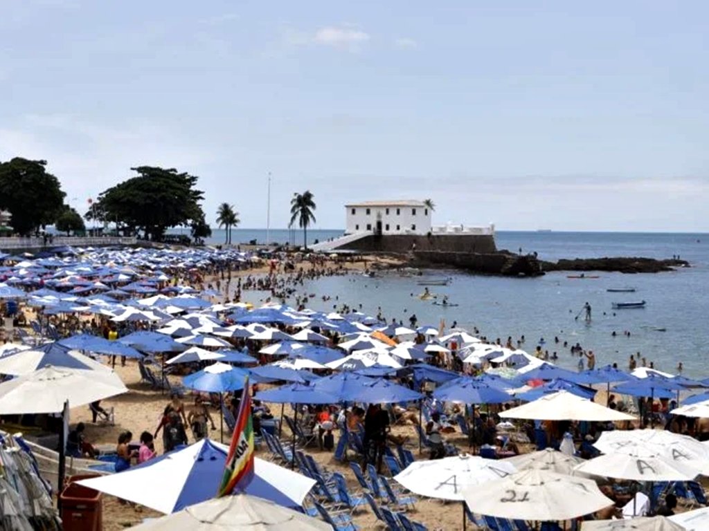 Salvador tem 13 praias impróprias para banho neste final de semana; veja lista