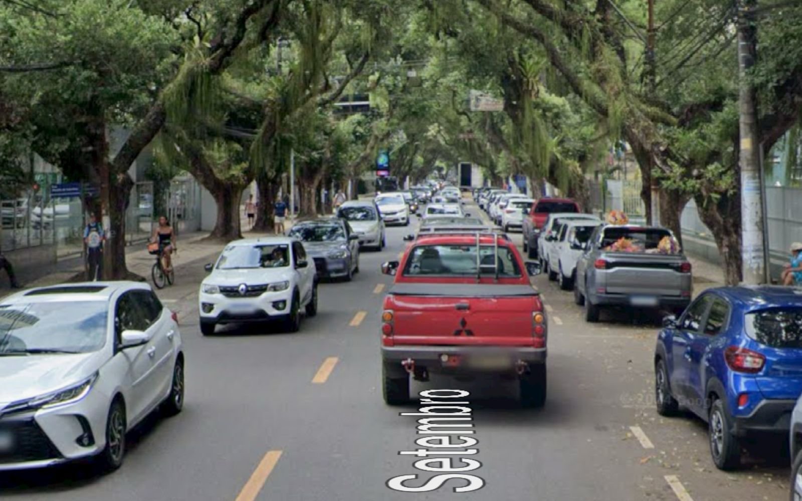 Uma pessoa fica ferida após acidente no Corredor da Vitória, em Salvador