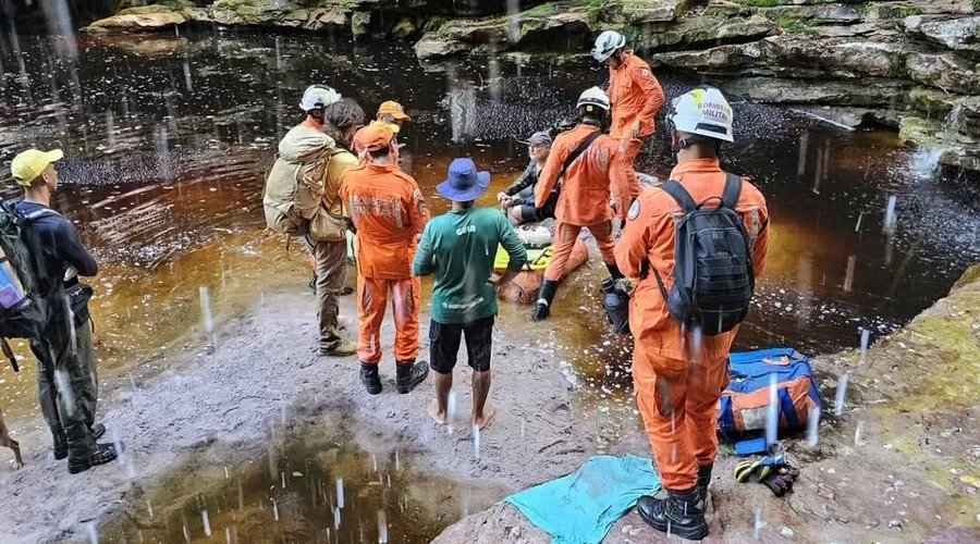 Homem cai de cachoeira em Lençóis e sofre múltiplas fraturas 